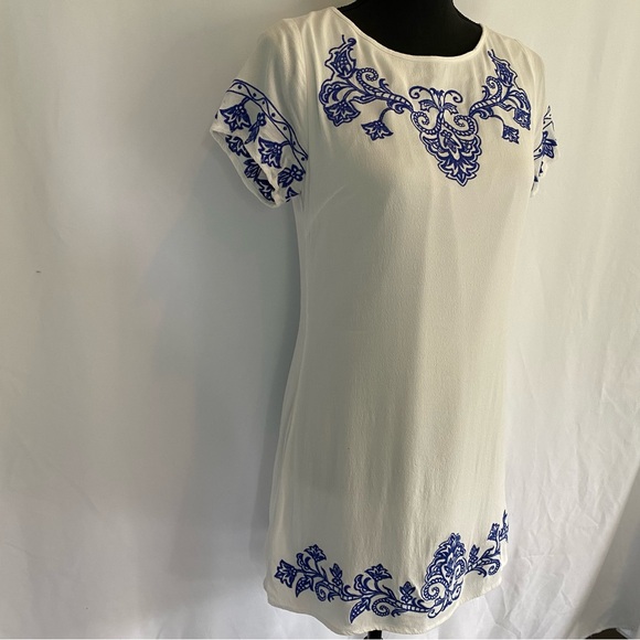 White Lulus Dress Size S - Picture 6 of 8